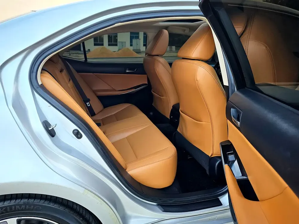 Lexus IS300 2018 | 2.0L - 4 Cylinder - Turbo | Full Agency Service History | 2 Keys | GCC Spec - Image 14