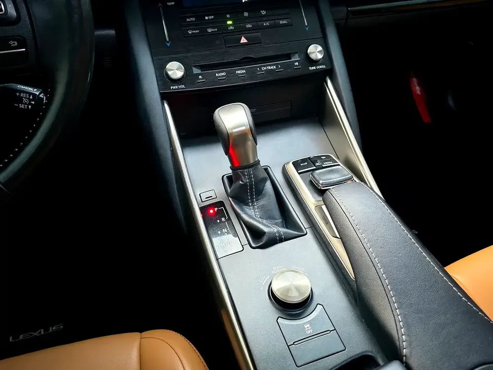 Lexus IS300 2018 | 2.0L - 4 Cylinder - Turbo | Full Agency Service History | 2 Keys | GCC Spec - Image 17