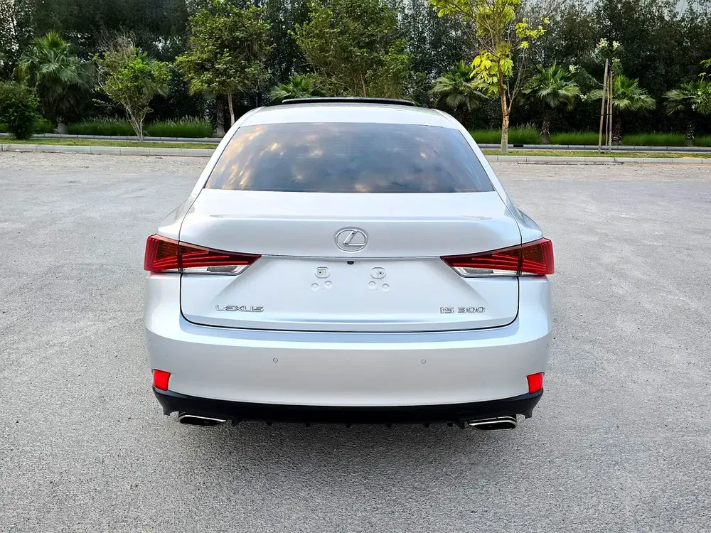 Lexus IS300 2018 | 2.0L - 4 Cylinder - Turbo | Full Agency Service History | 2 Keys | GCC Spec - Image 5