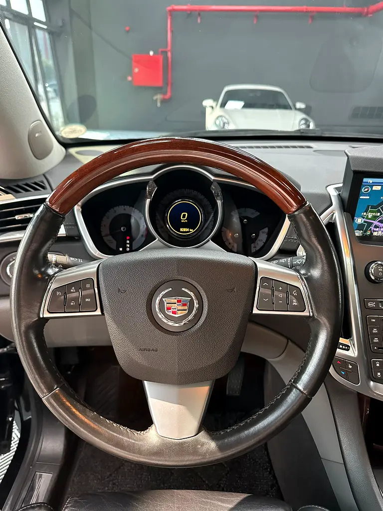 Cadillac SRX 2011 | V6 | 92,000 km | Excellent Condition | fresh Japan import - Image 12