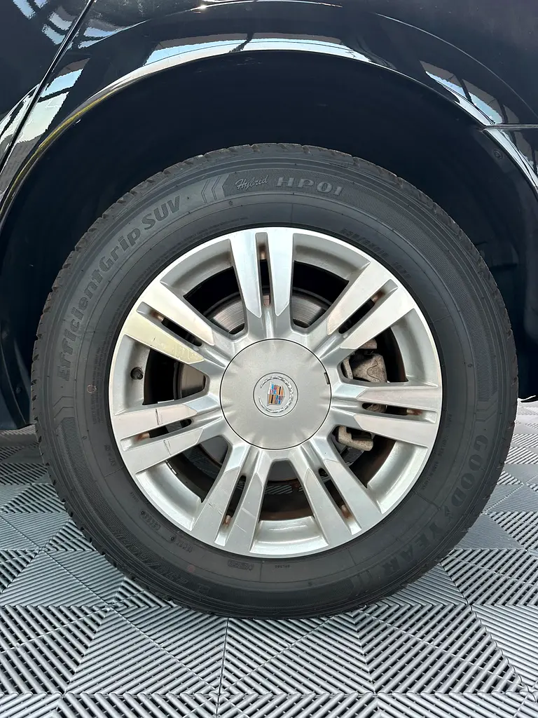Cadillac SRX 2011 | V6 | 92,000 km | Excellent Condition | fresh Japan import - Image 16