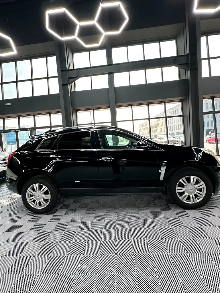 Cadillac SRX 2011 | V6 | 92,000 km | Excellent Condition | fresh Japan import - Image 5