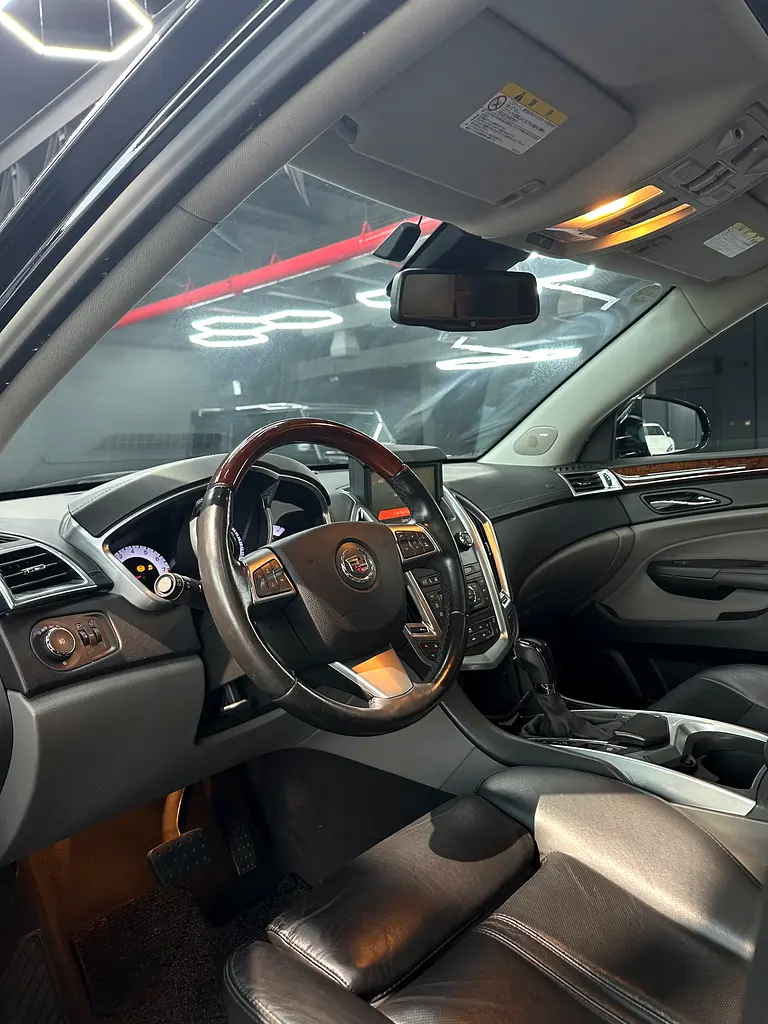 Cadillac SRX 2011 | V6 | 92,000 km | Excellent Condition | fresh Japan import - Image 9