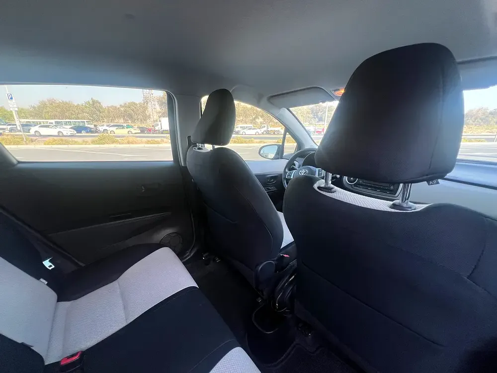 Toyota Yaris 2012 | GCC Specs | ORIGINAL PAINT | Low Km | Original Km | Single Owner | Zero Accident - Image 9