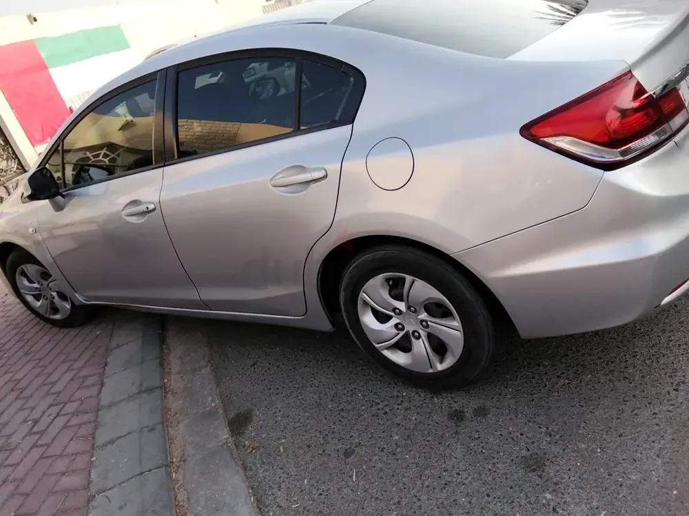Honda Civic 1.8 i-VTEC 2013 GCC Specs - Well Maintained - Image 5