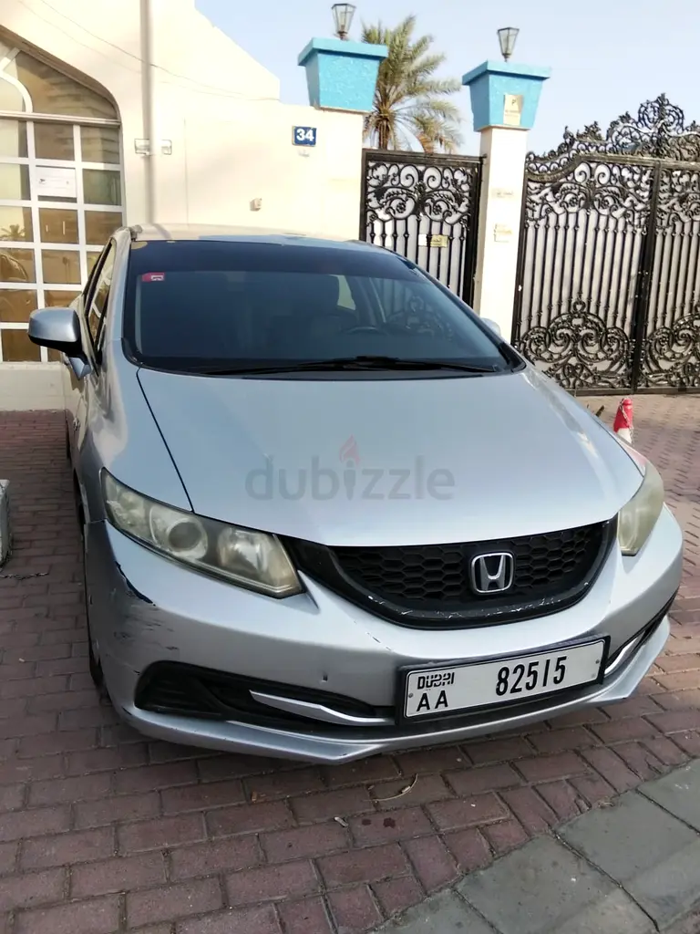 Honda Civic 1.8 i-VTEC 2013 GCC Specs - Well Maintained - Image 6