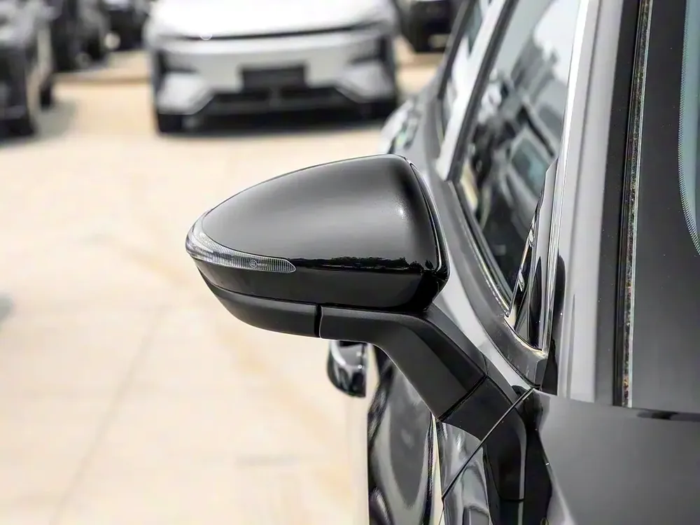 Geely Galaxy L6 EM-i 60km Launch Edition - Image 17