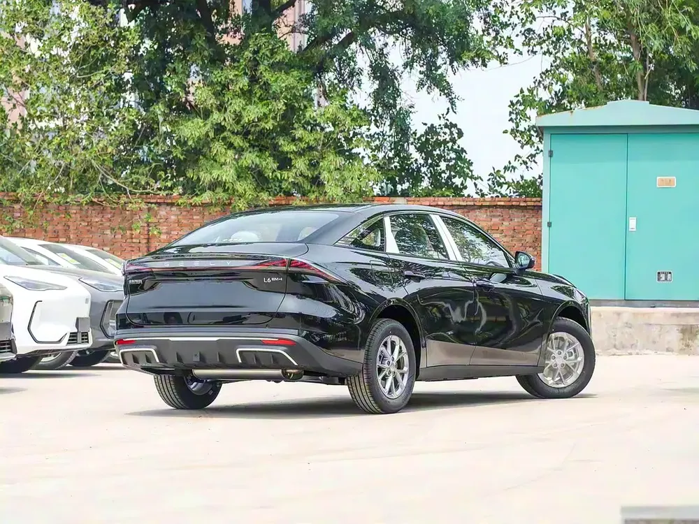 Geely Galaxy L6 EM-i 60km Launch Edition - Image 5