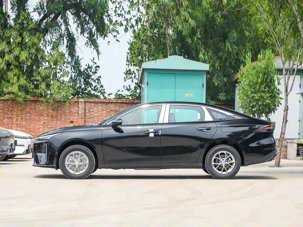 Geely Galaxy L6 EM-i 60km Launch Edition - Image 8