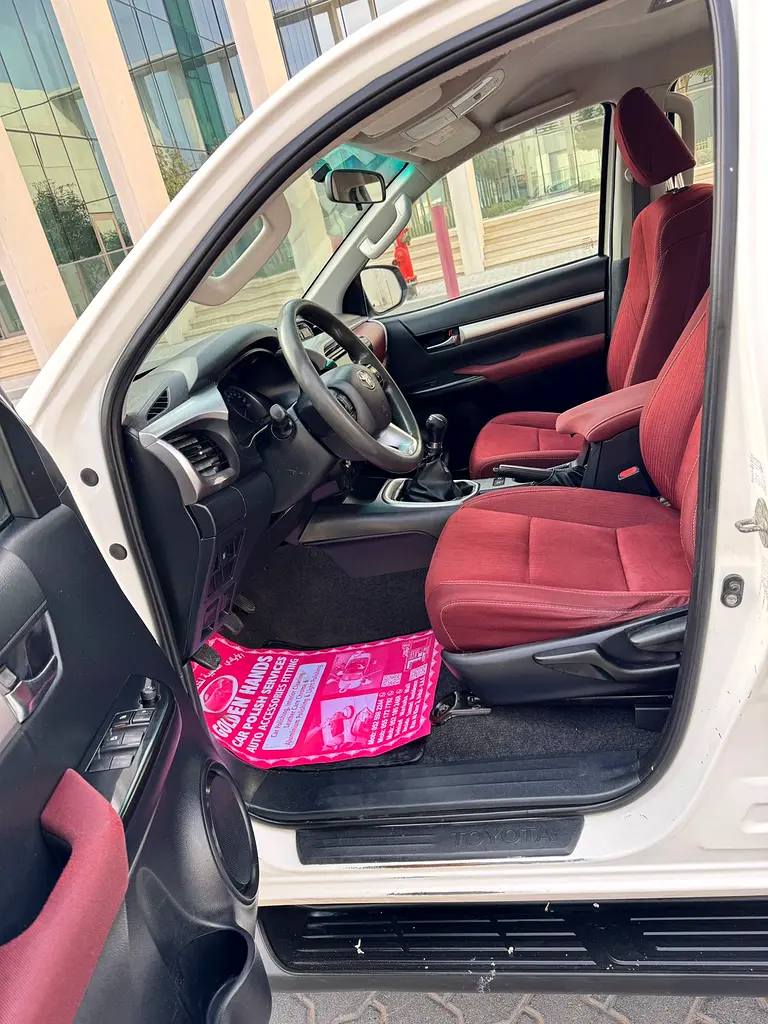 Hilux 2020 - 4*4 - GCC - Image 10