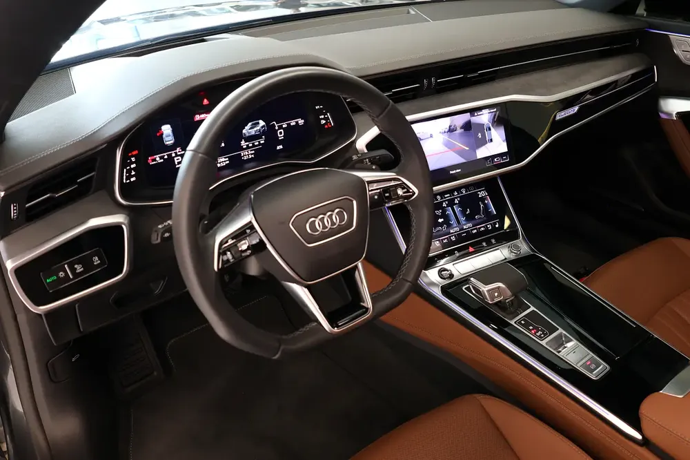 Audi A7 S-Line quattro 2025 GCC Specs-8000KM-UNDER WARRANTY  SERVICE-BRAND NEW - Image 11