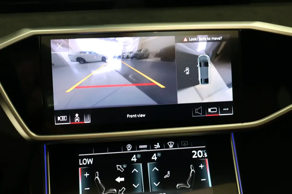 Audi A7 S-Line quattro 2025 GCC Specs-8000KM-UNDER WARRANTY  SERVICE-BRAND NEW - Image 14