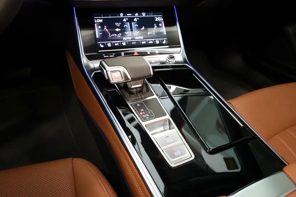 Audi A7 S-Line quattro 2025 GCC Specs-8000KM-UNDER WARRANTY  SERVICE-BRAND NEW - Image 15