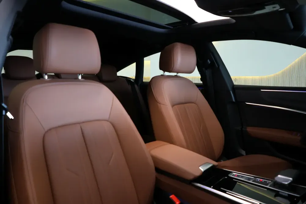 Audi A7 S-Line quattro 2025 GCC Specs-8000KM-UNDER WARRANTY  SERVICE-BRAND NEW - Image 17