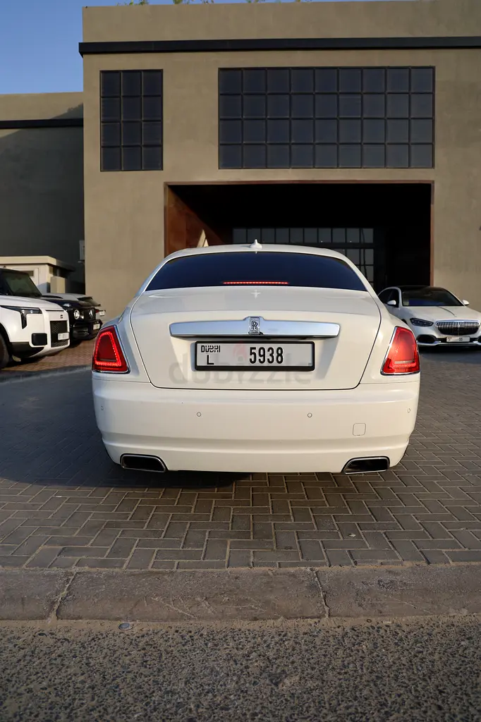 Rolls-Royce Ghost 2013 GCC,1st owner,full service history,original paint,2 keys,no accidents - Image 10