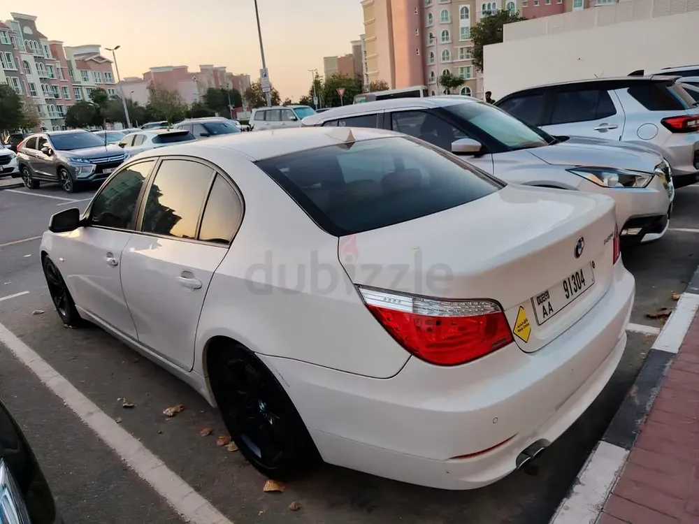 BMW 5-Series 530i 2010 | GCC Specs | Well Maintained - Image 5