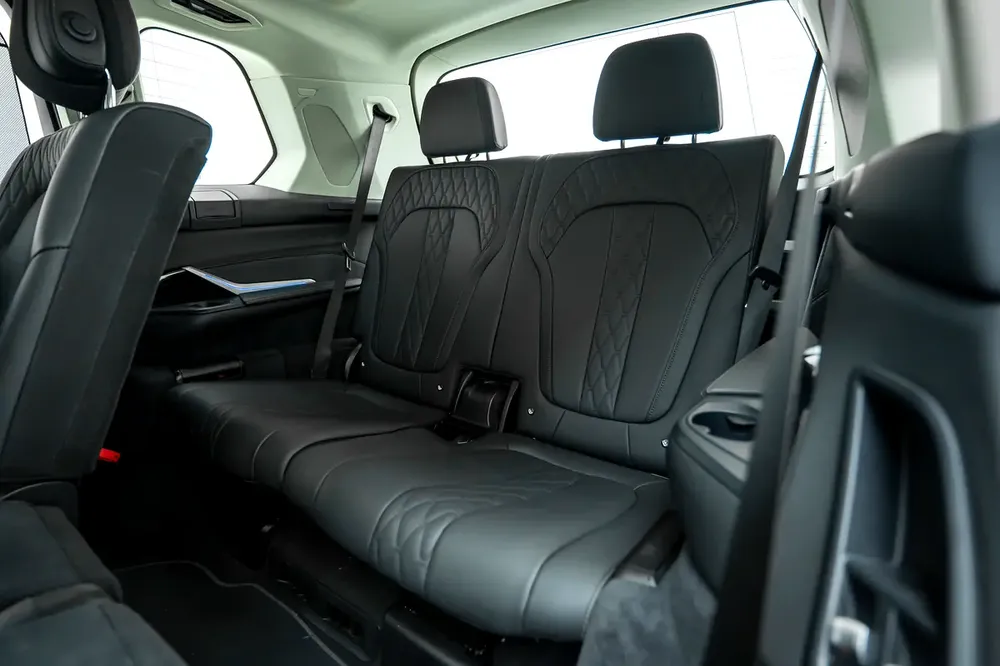 BMW X7 X drive 40i / 2023 / GCC / GOOD CONDITION - Image 14
