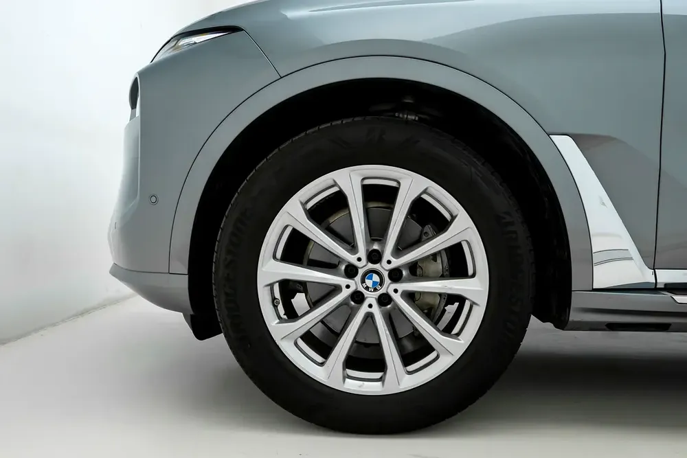 BMW X7 X drive 40i / 2023 / GCC / GOOD CONDITION - Image 16