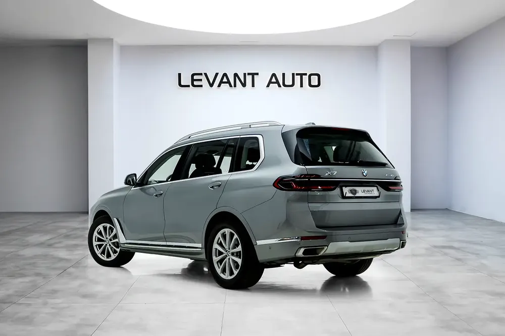 BMW X7 X drive 40i / 2023 / GCC / GOOD CONDITION - Image 19
