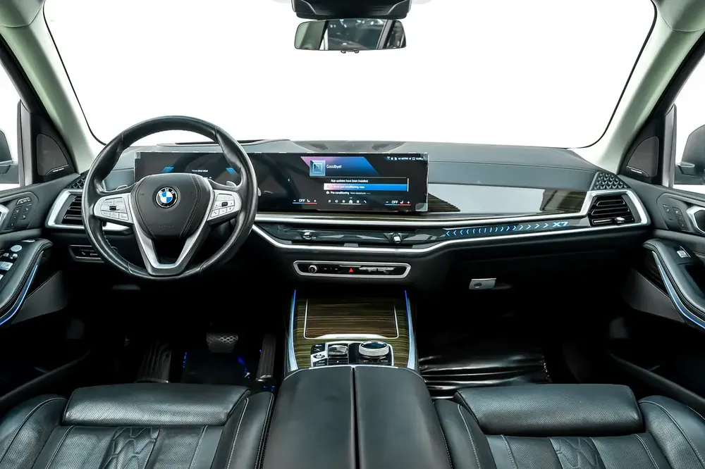 BMW X7 X drive 40i / 2023 / GCC / GOOD CONDITION - Image 5