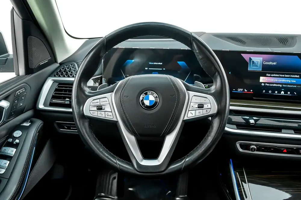 BMW X7 X drive 40i / 2023 / GCC / GOOD CONDITION - Image 6