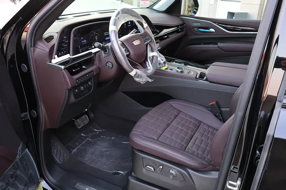 CADILLAC ESCALADE 600 SPORT PLATINUM-0KM-2024-GCC SPECS-UNDER WARRANTY & SERVICE-BRAND NEW - Image 12