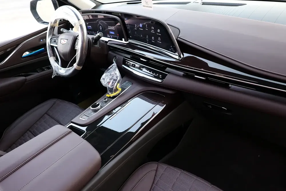 CADILLAC ESCALADE 600 SPORT PLATINUM-0KM-2024-GCC SPECS-UNDER WARRANTY & SERVICE-BRAND NEW - Image 14