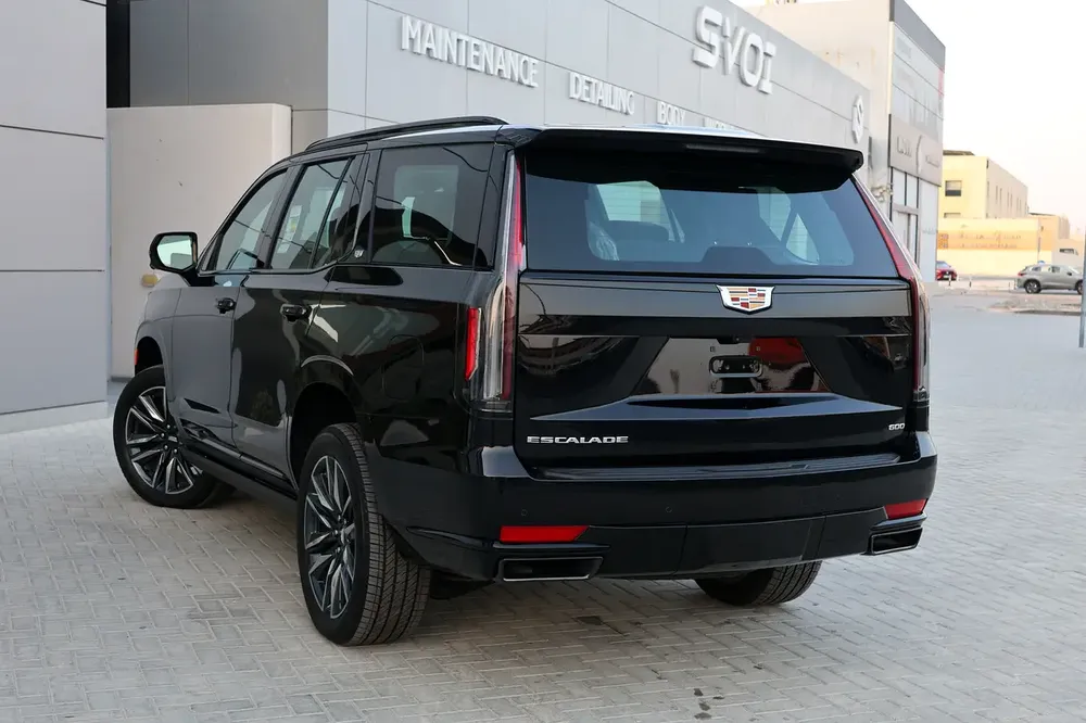 CADILLAC ESCALADE 600 SPORT PLATINUM-0KM-2024-GCC SPECS-UNDER WARRANTY & SERVICE-BRAND NEW - Image 4