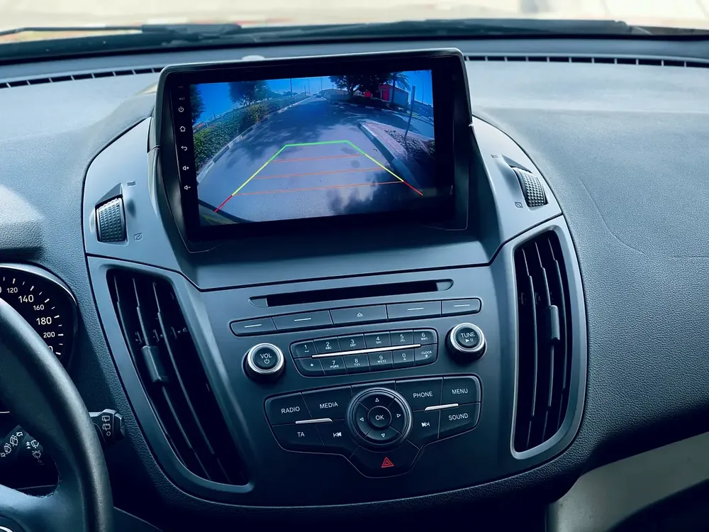 UNLIMITED MILEAGE WARRANTY / LEATHER SEATS + ALLOY WHEELS + NAVIGATION + CRUISE CONTROL + KEYLESS - Image 10