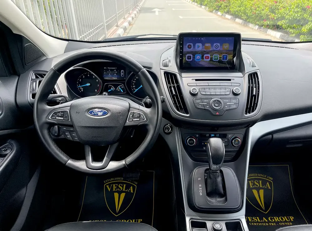 UNLIMITED MILEAGE WARRANTY / LEATHER SEATS + ALLOY WHEELS + NAVIGATION + CRUISE CONTROL + KEYLESS - Image 12