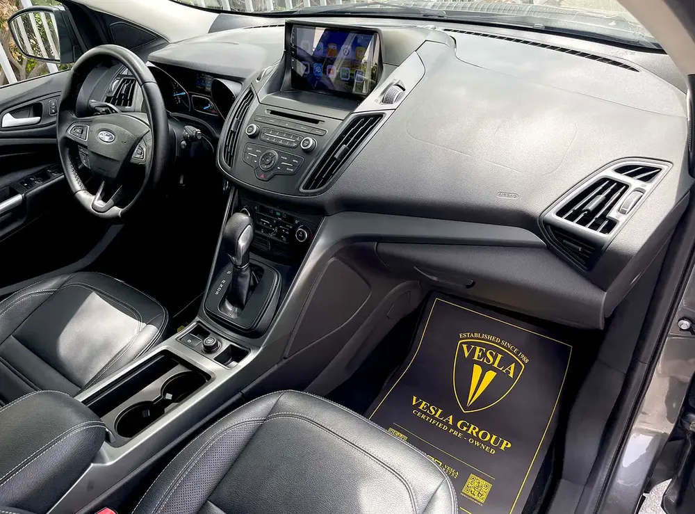 UNLIMITED MILEAGE WARRANTY / LEATHER SEATS + ALLOY WHEELS + NAVIGATION + CRUISE CONTROL + KEYLESS - Image 14