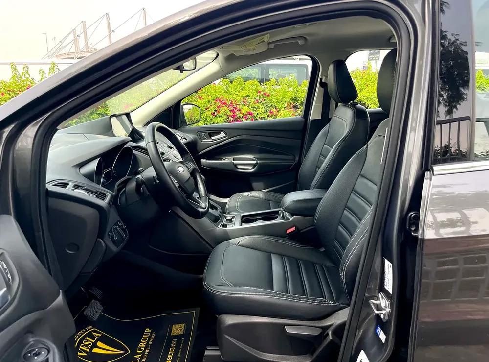 UNLIMITED MILEAGE WARRANTY / LEATHER SEATS + ALLOY WHEELS + NAVIGATION + CRUISE CONTROL + KEYLESS - Image 15