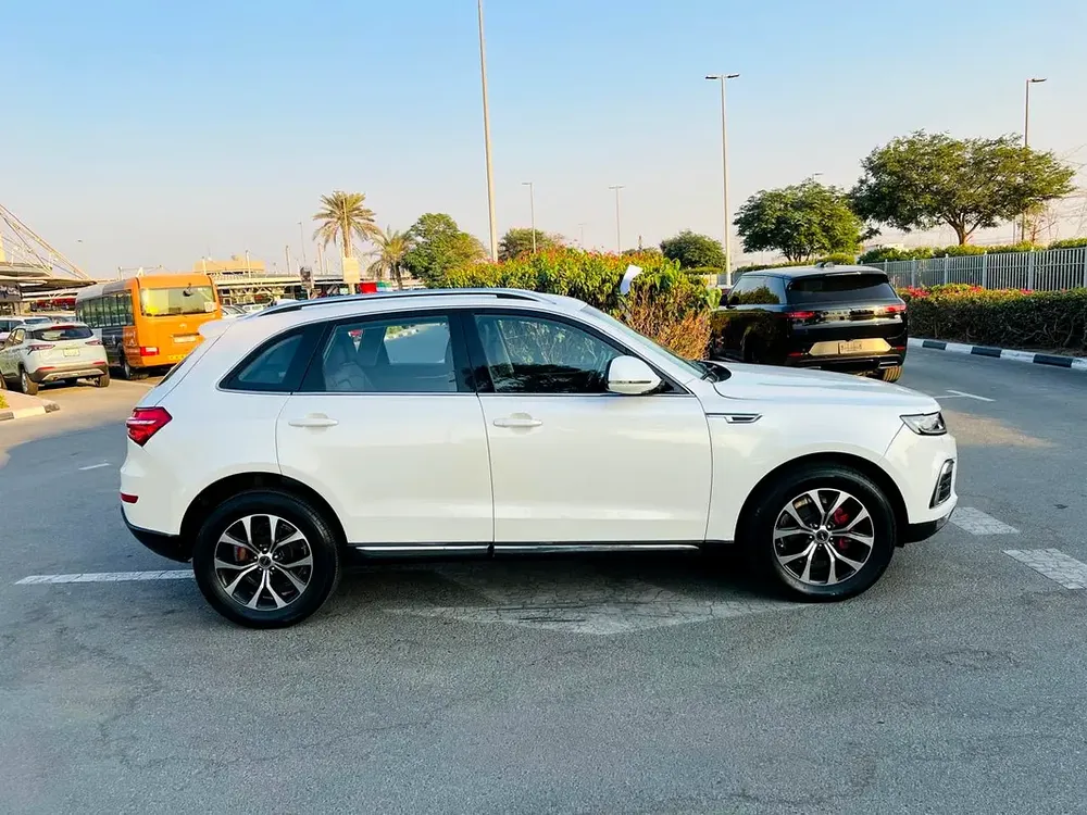 ZOTYE T600S FULL OPTION GCC SPECS SINGLE OWNER ORIGINAL PAINT FULL SERVICE HISTORY AVAILABLE - Image 5