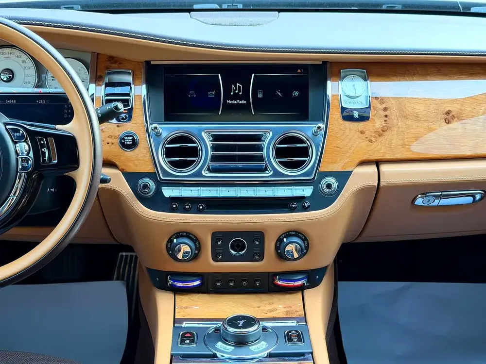 ROLLS-ROYCE GHOST-GCC-FULL SERVICE HISTORY - Image 11