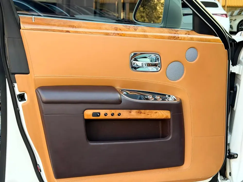 ROLLS-ROYCE GHOST-GCC-FULL SERVICE HISTORY - Image 12