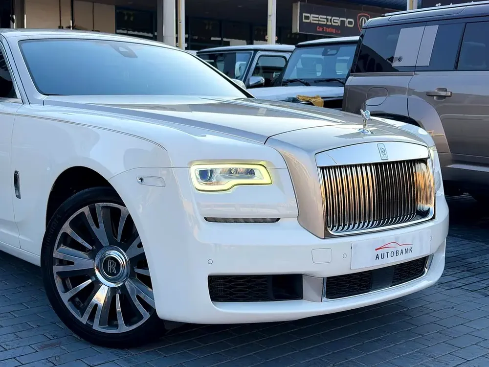 ROLLS-ROYCE GHOST-GCC-FULL SERVICE HISTORY - Image 4