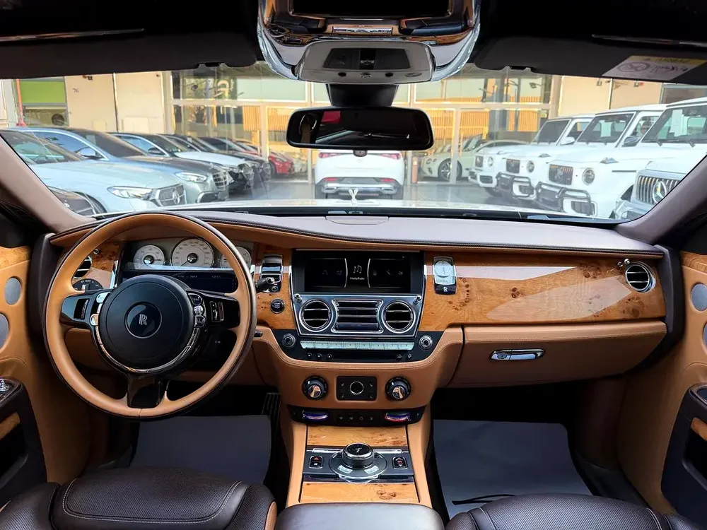 ROLLS-ROYCE GHOST-GCC-FULL SERVICE HISTORY - Image 8