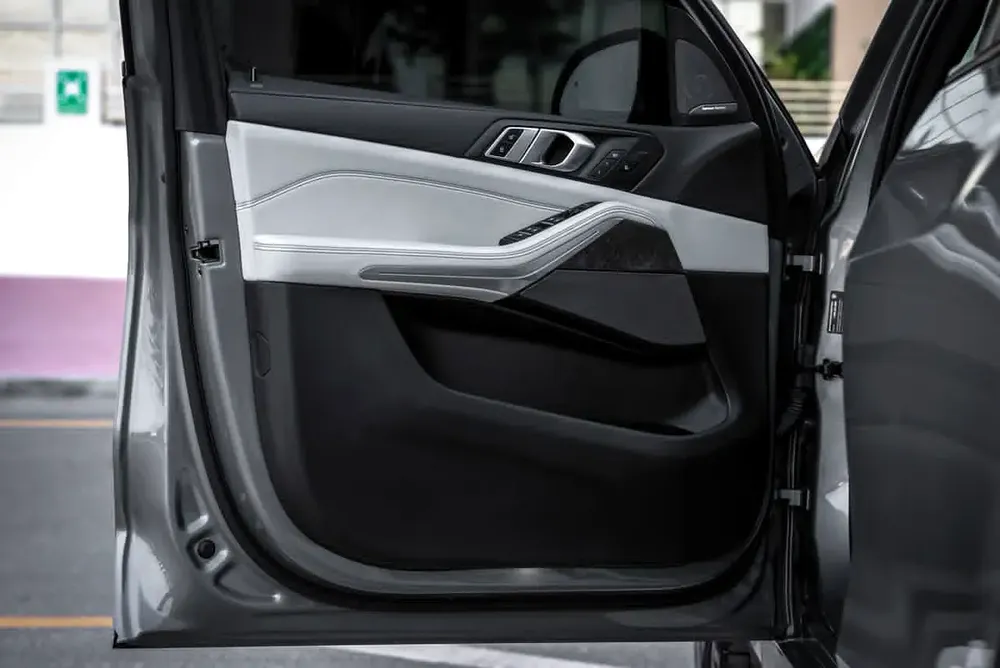 2025 BMW X5 sDrive40i | Warranty | Low Milelage | M- Package - Image 7