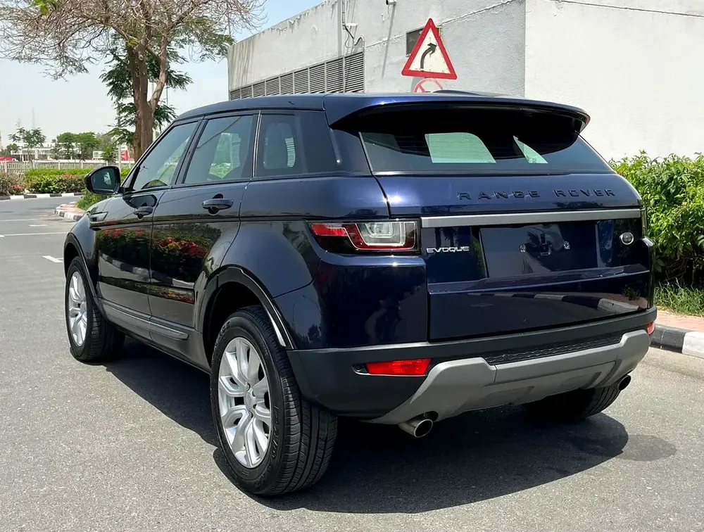 Land Rover Range Rover Evoque HSE 2019 - GCC Specs - Excellent Condition - Image 4