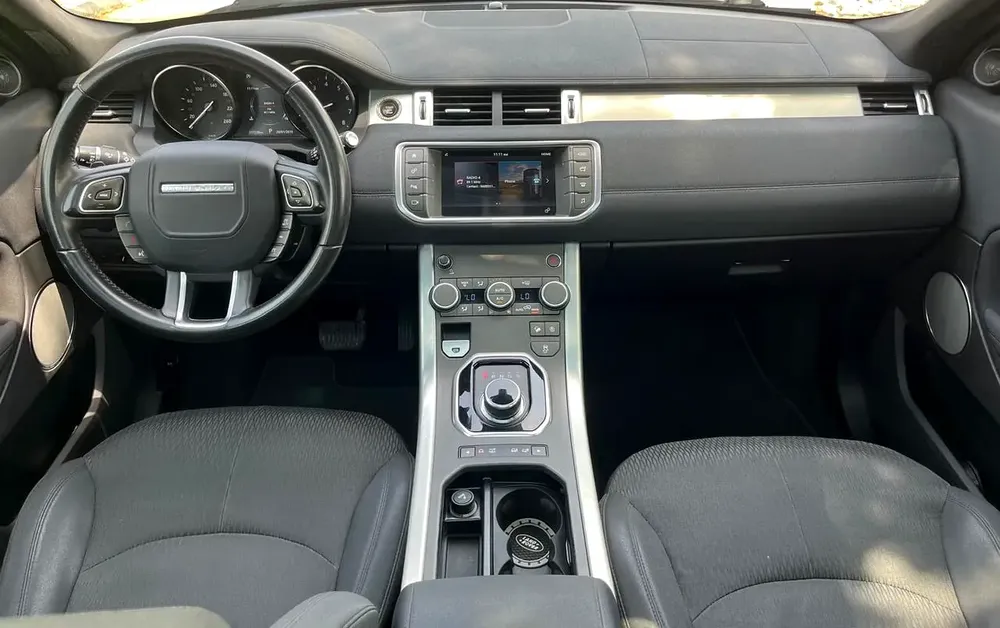 Land Rover Range Rover Evoque HSE 2019 - GCC Specs - Excellent Condition - Image 7