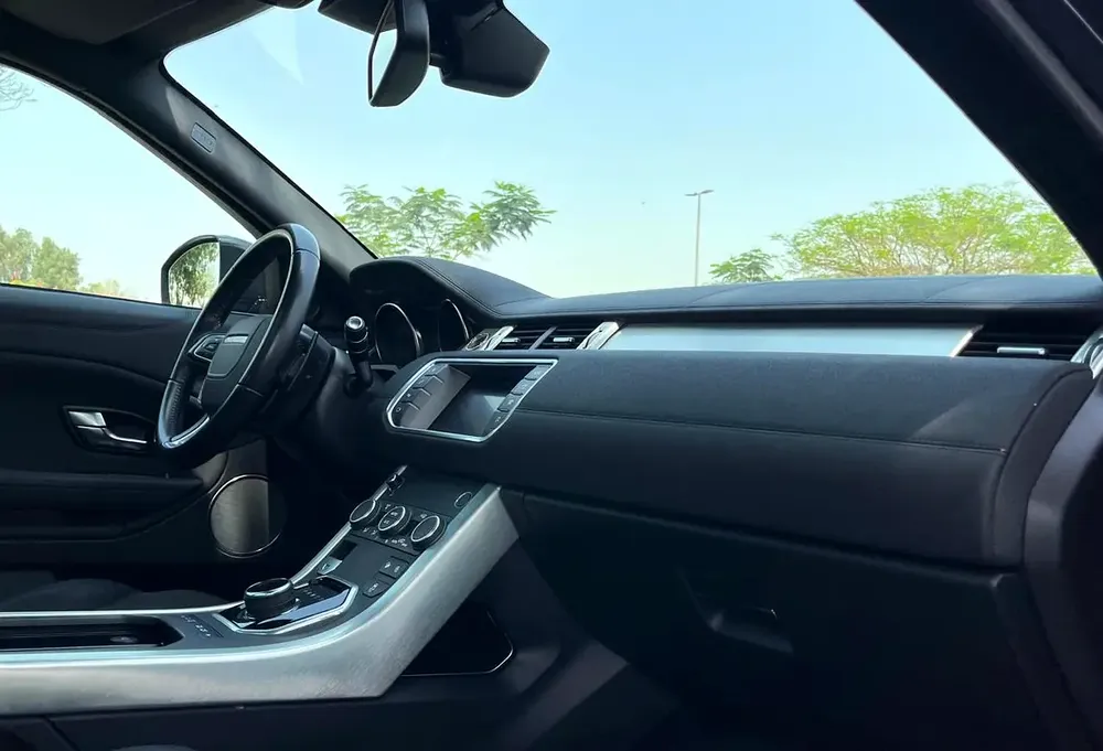 Land Rover Range Rover Evoque HSE 2019 - GCC Specs - Excellent Condition - Image 8