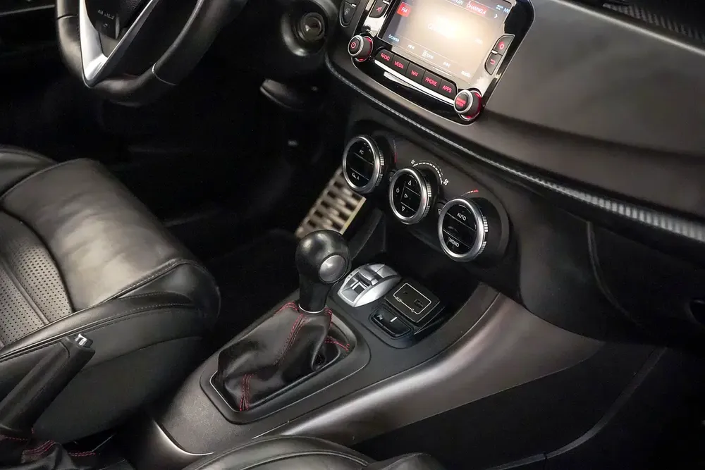 AED 611 PM | ALFA ROMEO GIULIETTA VELOCE  2021 | UNDER AGENCY WARRANTY JUNE 2026 | GCC - Image 17