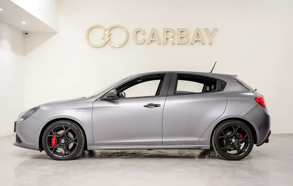 AED 611 PM | ALFA ROMEO GIULIETTA VELOCE  2021 | UNDER AGENCY WARRANTY JUNE 2026 | GCC - Image 4
