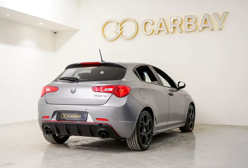 AED 611 PM | ALFA ROMEO GIULIETTA VELOCE  2021 | UNDER AGENCY WARRANTY JUNE 2026 | GCC - Image 5