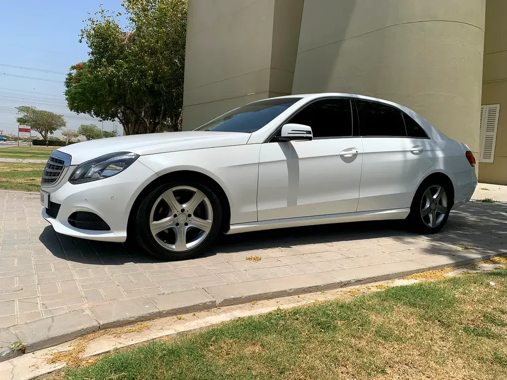 2016 Mercedes-Benz E200 - Image 12