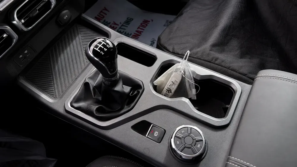 RELY WARRANTY 2031 / 200,000KM | 2.4 L 4X4 | PETROL |MANUAL | GCC | - Image 17