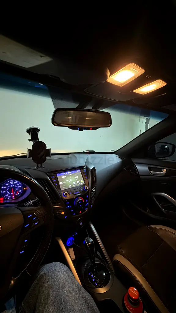 2016 Hyundai Veloster Turbo – Lady Driven – First Owner UAE - Image 4
