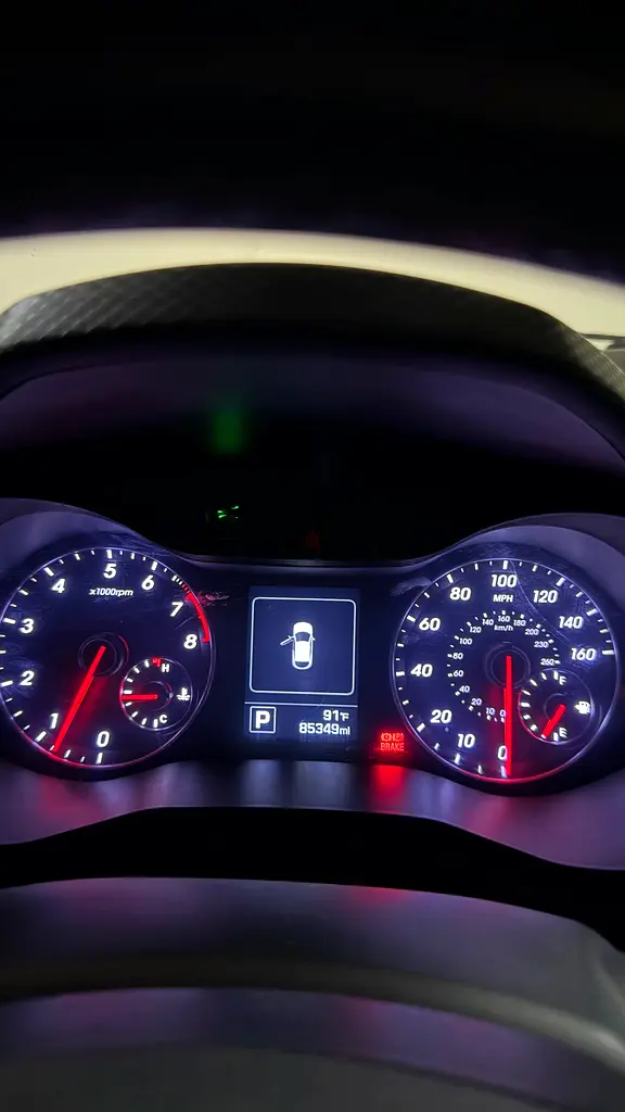 2016 Hyundai Veloster Turbo – Lady Driven – First Owner UAE - Image 5