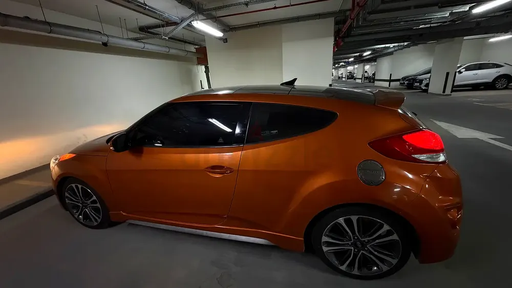 2016 Hyundai Veloster Turbo – Lady Driven – First Owner UAE - Image 6