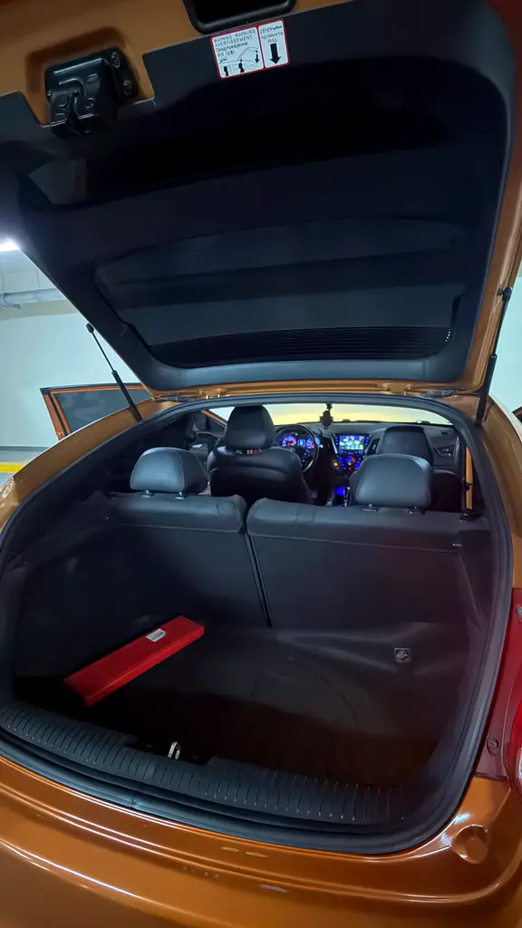 2016 Hyundai Veloster Turbo – Lady Driven – First Owner UAE - Image 8